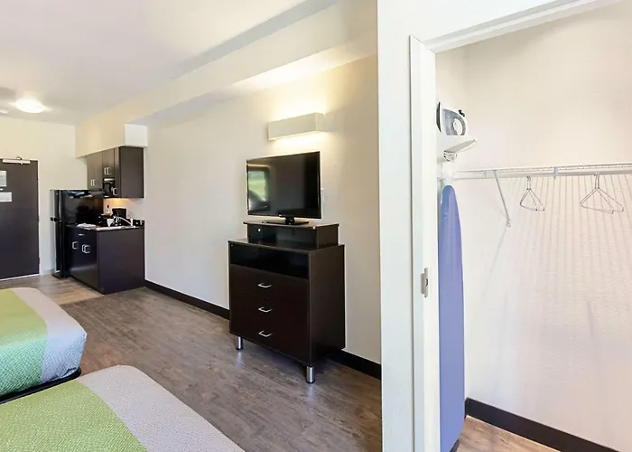 Studio 6 Austin Airport