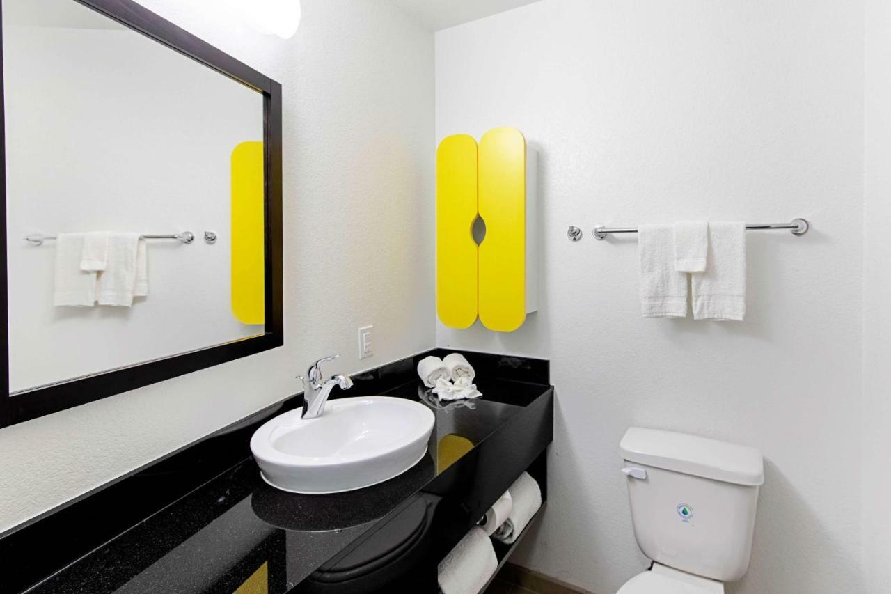 6 Airport 4* Austin