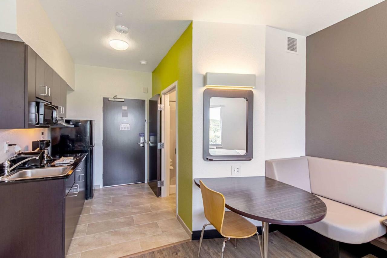 6 Airport 4* Austin